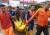 Evakuasi Korban Meninggal Dunia akibat Banjir di Tapteng. (Foto : ist.)