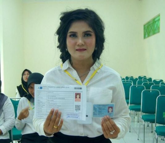 Meri Triana 'kabur' dari resepsi pernikahannya demi tes CPNS. (Foto: dok. kemenag.go.i)