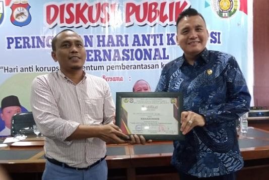 Ketua Forwaka Wilayah Sumut Felix Sidabutar dalam sebuah kegiatan bersama Ketua Komisi Kejaksaan RI, Dr Barita Simanjuntak SH. MH