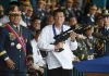 Tidak Patuhi Lockdown, Presiden Filipina Perintahkan Tembak Mati Presiden Filipina Rodrigo Duterte (baju putih)