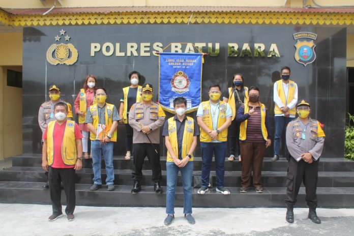 Polres Batubara terima APD dari Lions Club Goldent Estate Medan