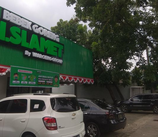 Bebek Goreng H. Slamet, Jalan K.H. Wahid Hasyim No.34 Babura, Medan Baru