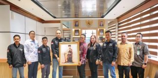 Wakil Wali Kota Medan Terima Lukisan Raja Sisingamangaraja XII dari AMS XII