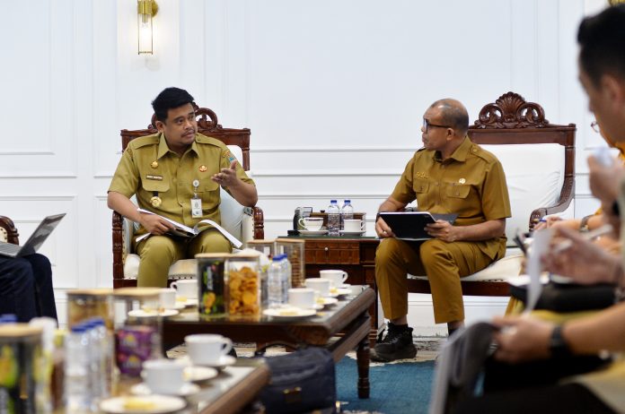 Gubsu pimpin Rapat pembangunan RS Internasional (2).jpg