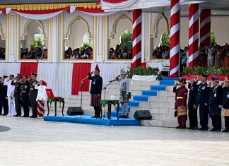 Bobby Nasution Berdiri di Bawah Terik Matahari Pimpin Upacara Pengibaran Bendera HUT RI ke-81