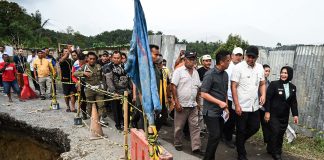 Gubernur Bobby Pastikan Jalan Longsor Pamah Semelir Diperbaiki Oktober