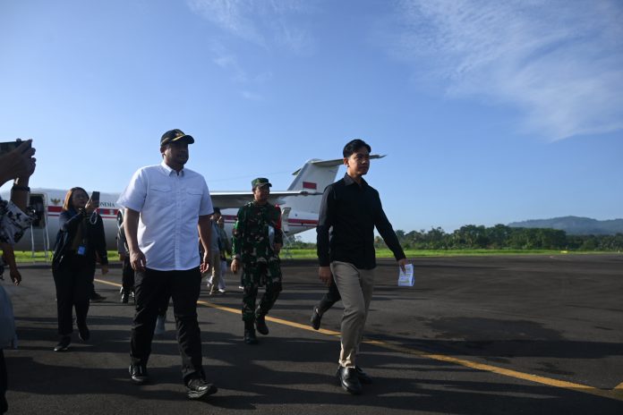 Gubernur Sumut sambut Wapres di Bandsra FL Tobing (3).jpg