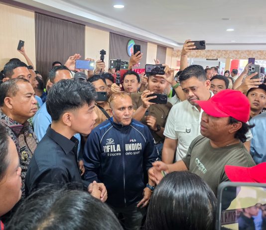 Gubernur Bobby Bersama Wapres Tinjau Siswa Diduga Keracunan MBG di Karo, Pastikan Pemulihan Kesehatan